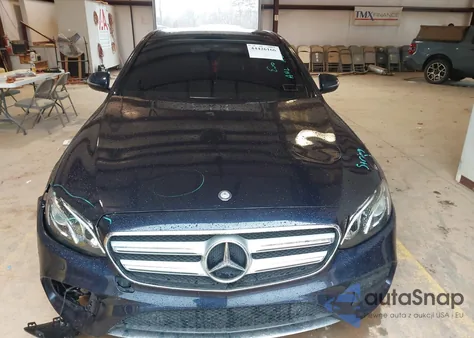 2017 Mercedes-Benz E 300 4Matic z USA, uszkodzony, nr VIN WDDZF4KB2HA049191